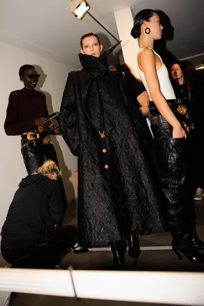 Look 27